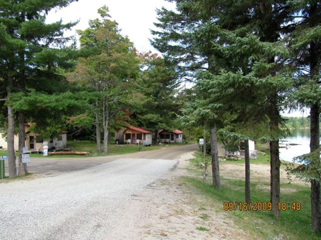 Marble Lake Lodge Cloyne Exterior foto