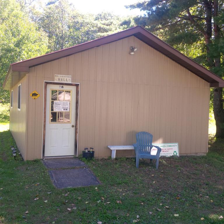Marble Lake Lodge Cloyne Exterior foto
