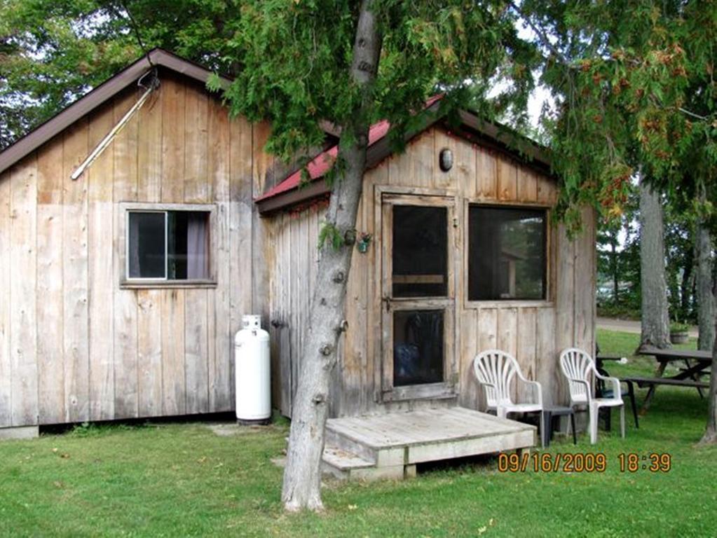 Marble Lake Lodge Cloyne Zimmer foto